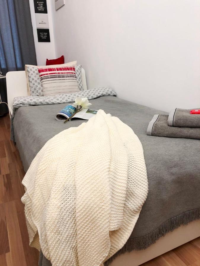 Ferienwohnung "Be My Guest" Near Metro Station! Wien Exterior foto