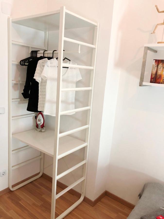 Ferienwohnung "Be My Guest" Near Metro Station! Wien Exterior foto