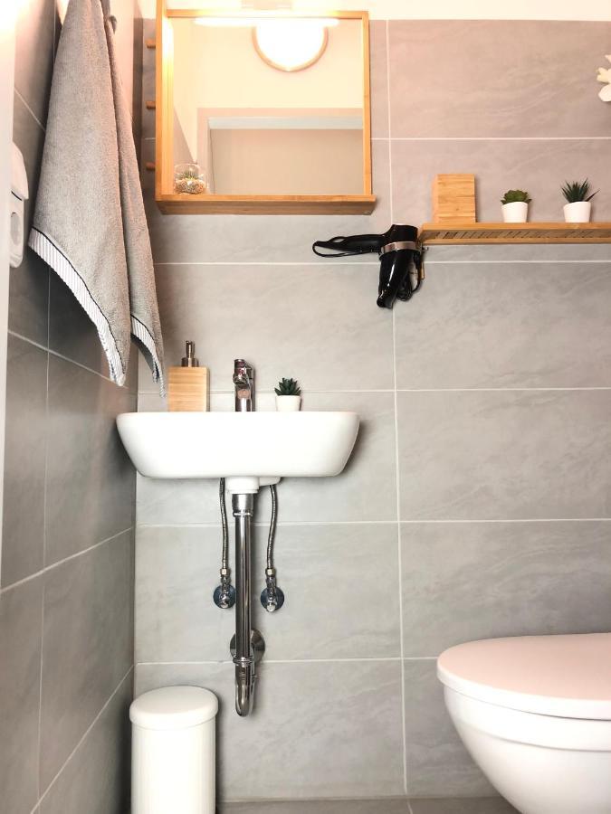 Ferienwohnung "Be My Guest" Near Metro Station! Wien Exterior foto