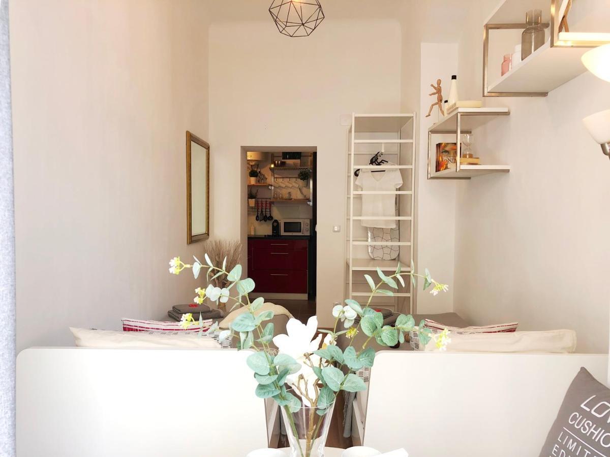 Ferienwohnung "Be My Guest" Near Metro Station! Wien Exterior foto