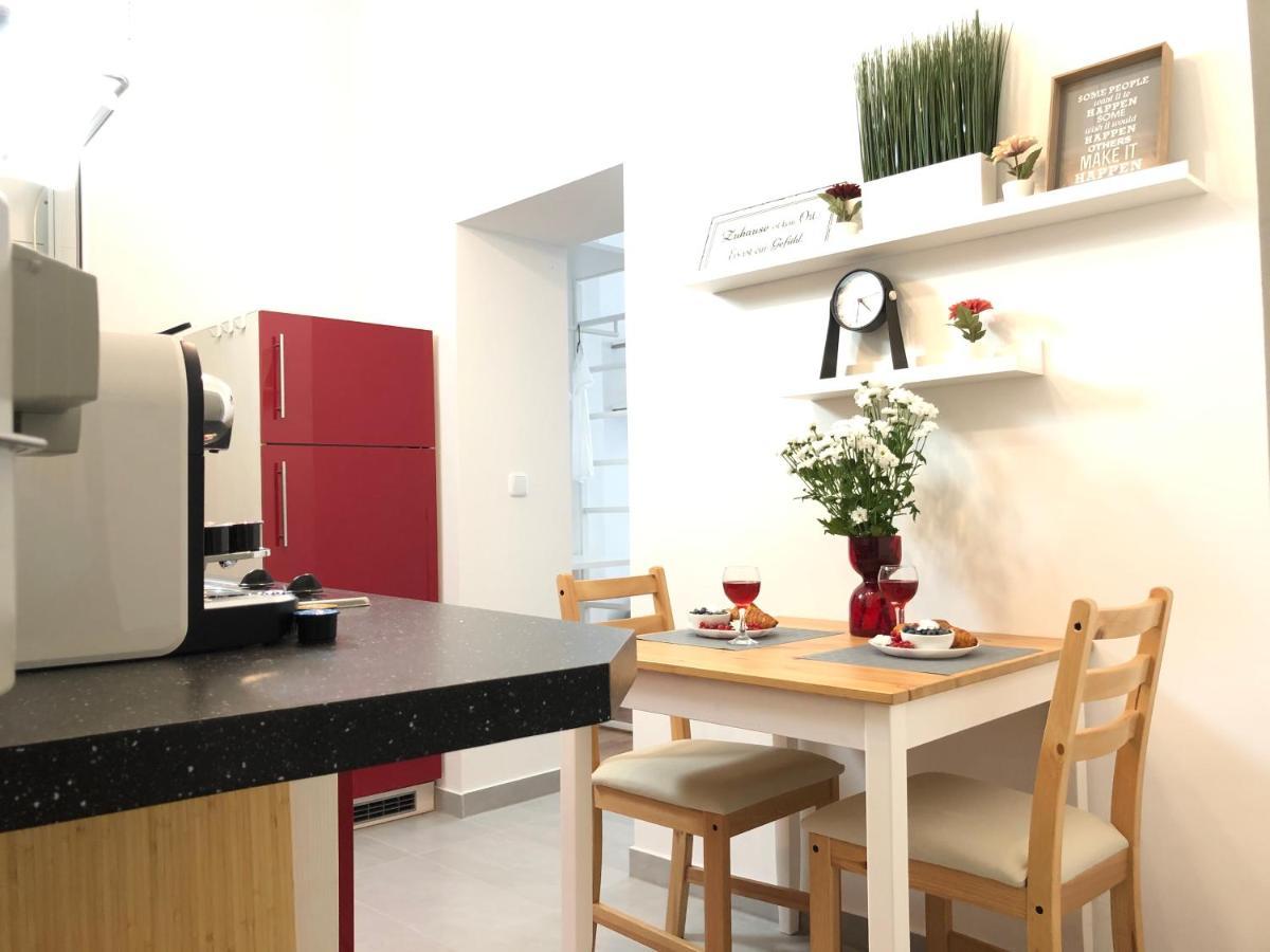 Ferienwohnung "Be My Guest" Near Metro Station! Wien Exterior foto